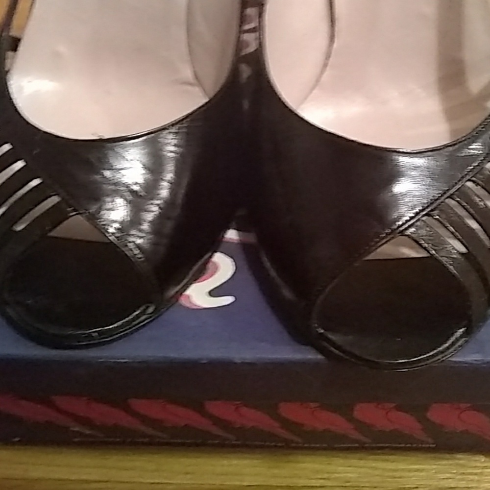 Shoes - Picture 2 of 6
